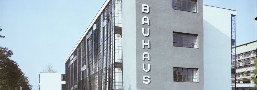 Dessau. Bauhaus (1926, Walter Gropius). Werkstättenbau von Süden