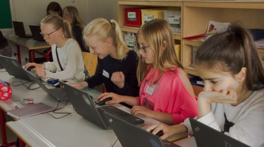 Students in a Digipippi workshop, Eva Fog, Denmark, 2018, CC BY-SA