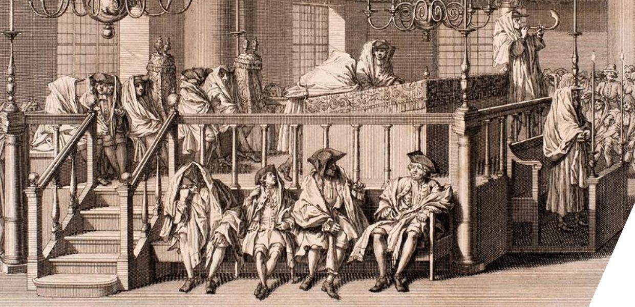 Interior of the Portuguese Synagogue in Amsterdam. In front of the reading table, a man in a prayer shawl is blowing the shofar. On and around the Teba (elevation) are men dressed in prayer shawls, two of them holding a torah scroll. On the bench for the state chacham Aylon