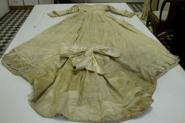 How to Conserve a Wedding Dress by the Museum of Applied Art, Belgrade