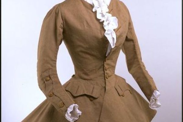 #costumethursday : Woman's riding coat, 1750s.